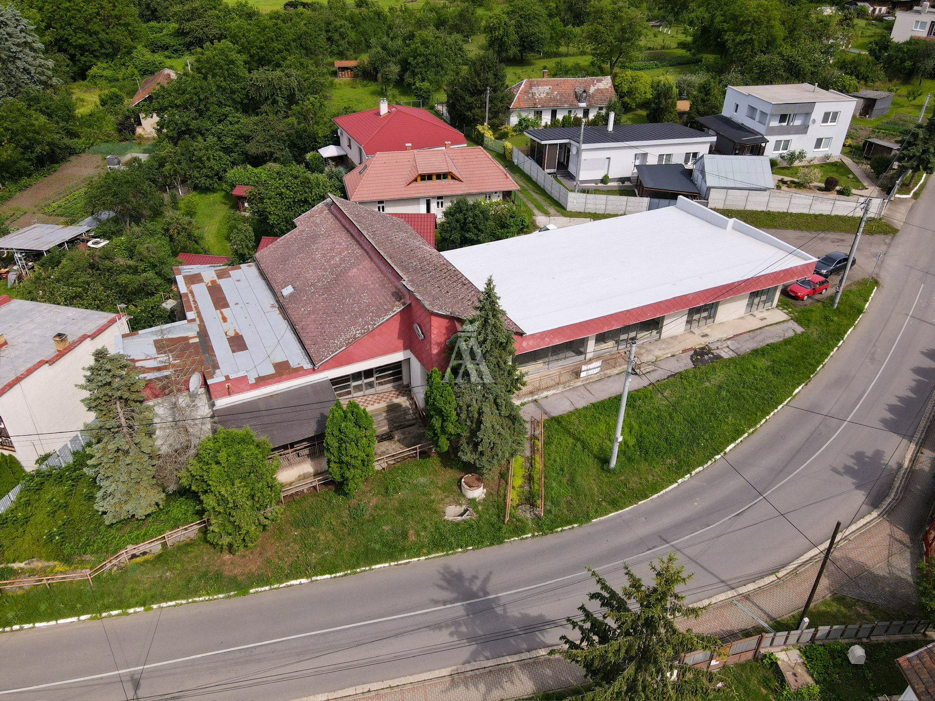 úžitková plocha budovy 538,51 m², pozemok o výmere 1449 m² z toho 583 zastavaná plocha