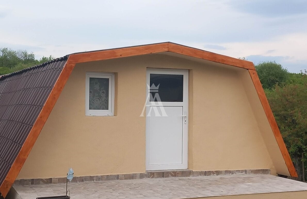 2 PODLAŽNÁ CHATA