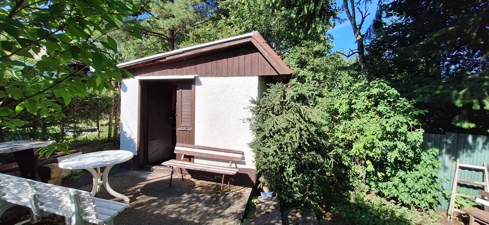 Murovaná chatka s výhľadom na Košice, elektrika, pozemok 337  m2.