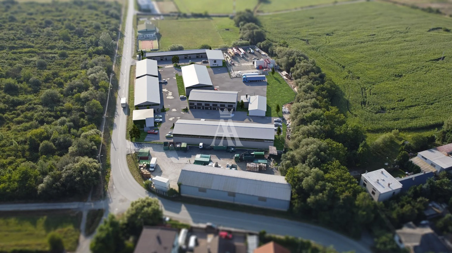Výrobná a skladová hala Hala - E Je výrobná a skladová hala rozdelená na 6 sekcií. Rozloha sekcie je 75m² (5m x 15m).