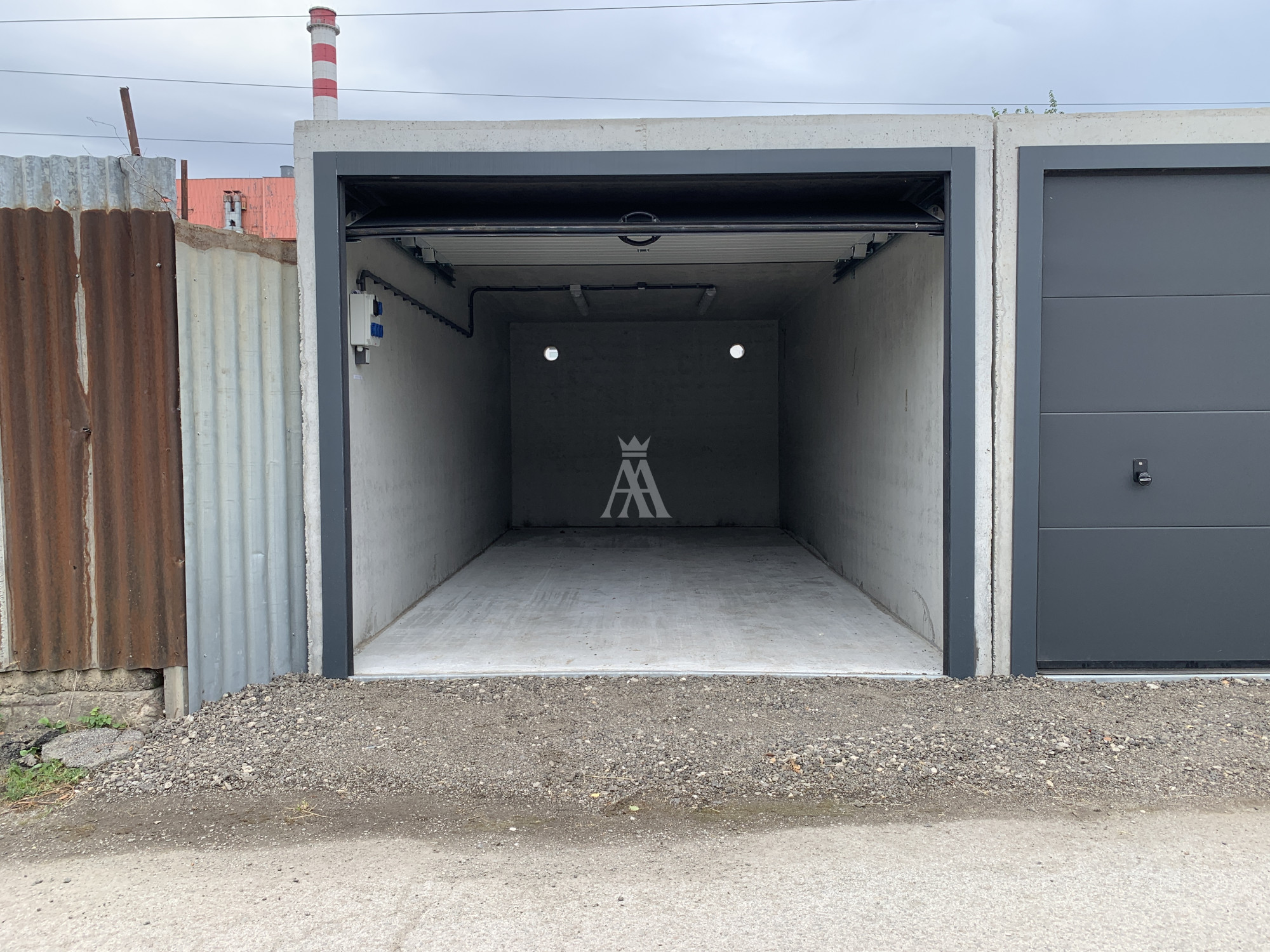 ÚPLNE NOVÁ GARÁŽ PRI TEPLÁRNI, PRE KOŠICE JUH A SÍDLISKO NAD JAZEROM