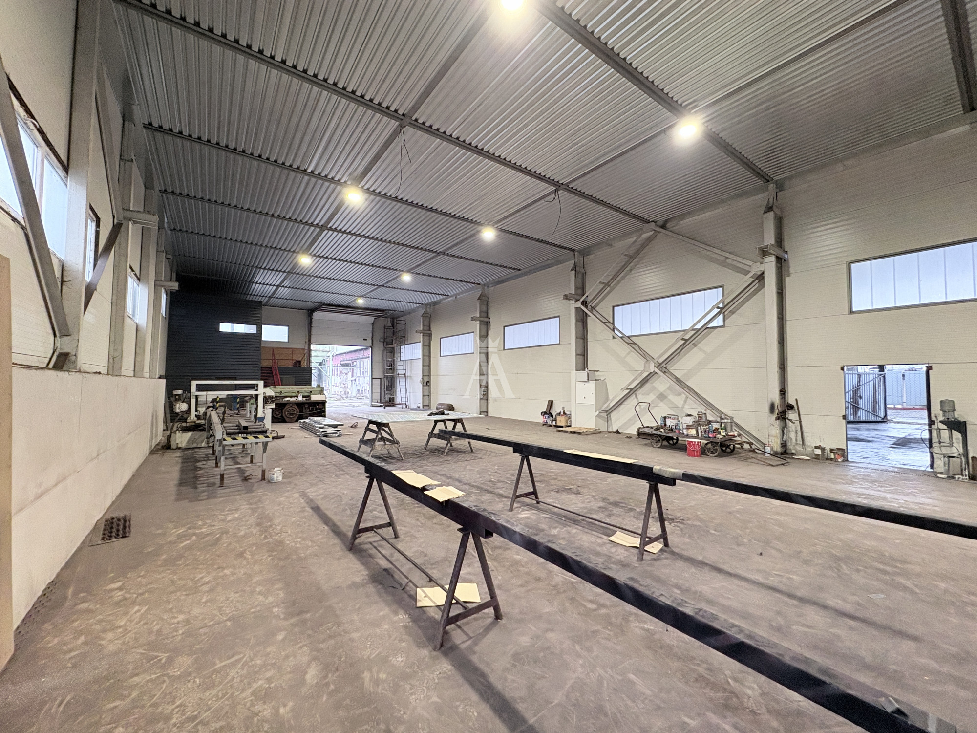 SKLADOVÉ PRIESTORY, UL. NAPÁJADLÁ, NAD JAZEROM KOŠICE JUH