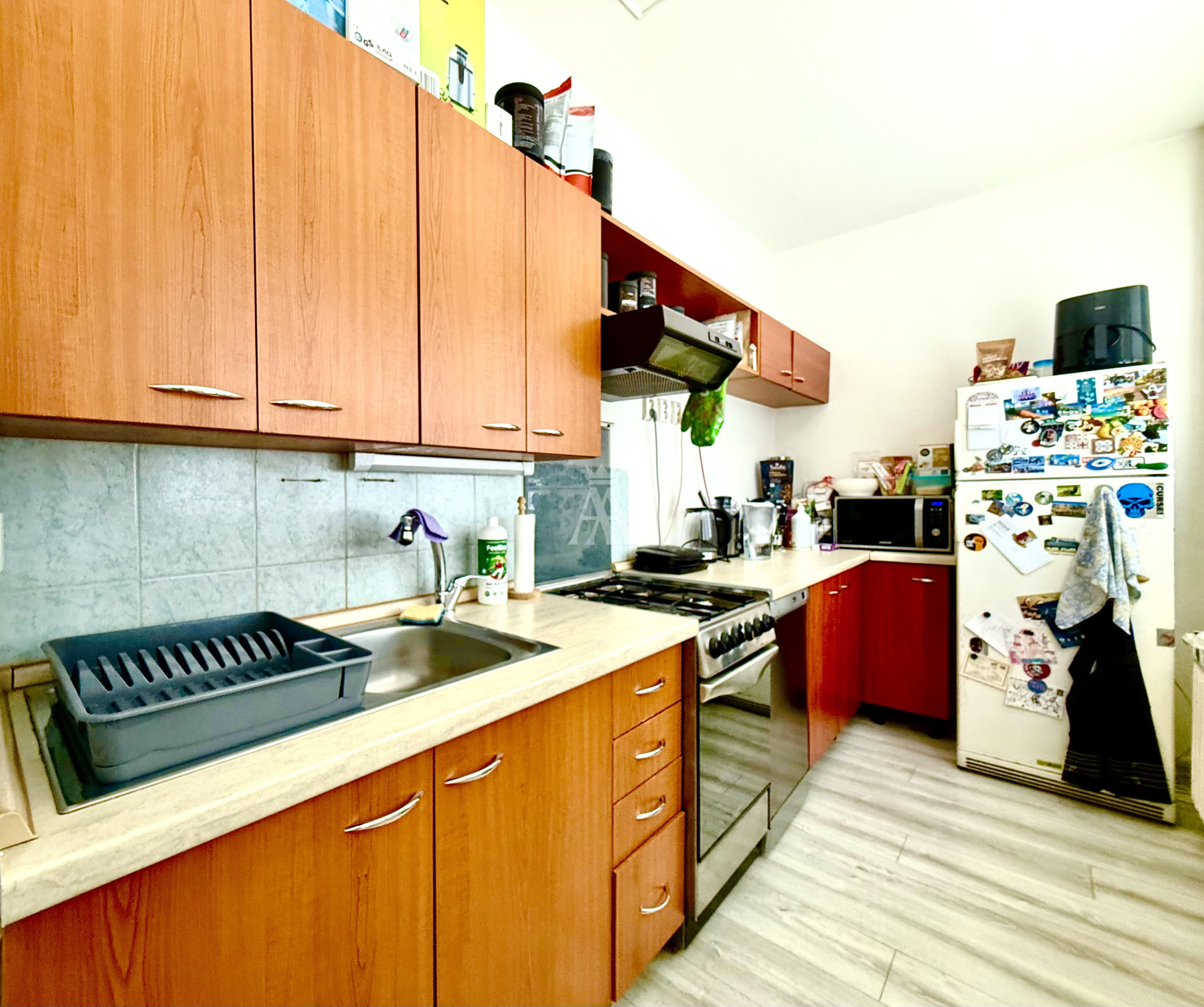 blízko OC Galéria, 30m2, plastové okná, bezpečnostné dvere