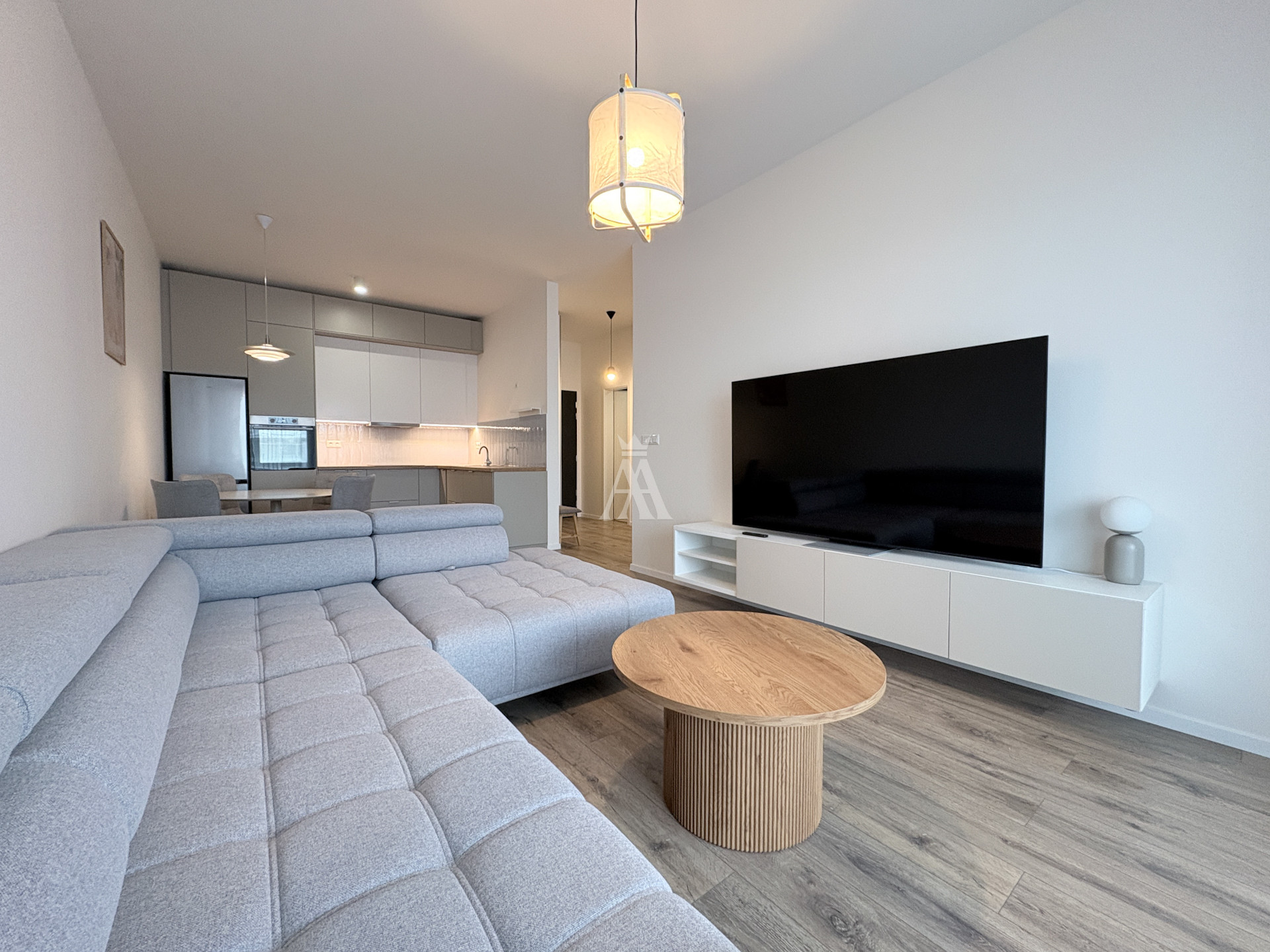 2 IZBOVÝ APARTMÁN, ŽRIEDLOVÁ CASSOVAR, KOŠICE STARÉ MESTO