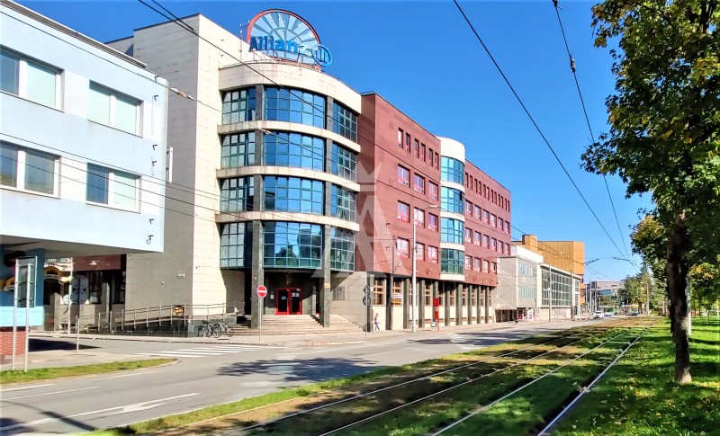 Kancelárske priestory 10 x, od 50 do 120 m2.