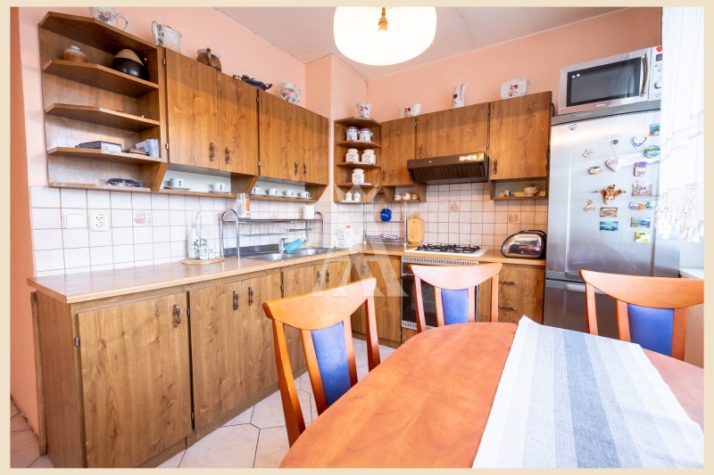 Tichá lokalita, rekonštrukcia, 64 m2, 7 poschodie