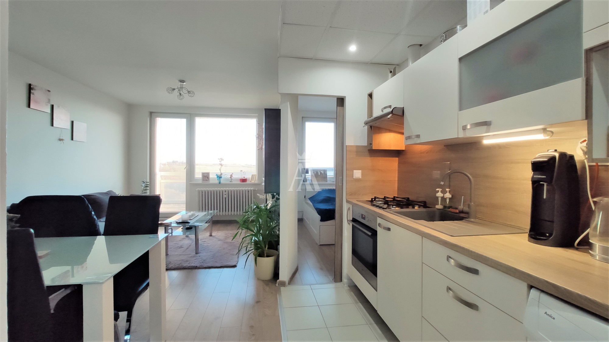 Kompletná rekonštrukcia, 42 m2, 6 m lodžia.