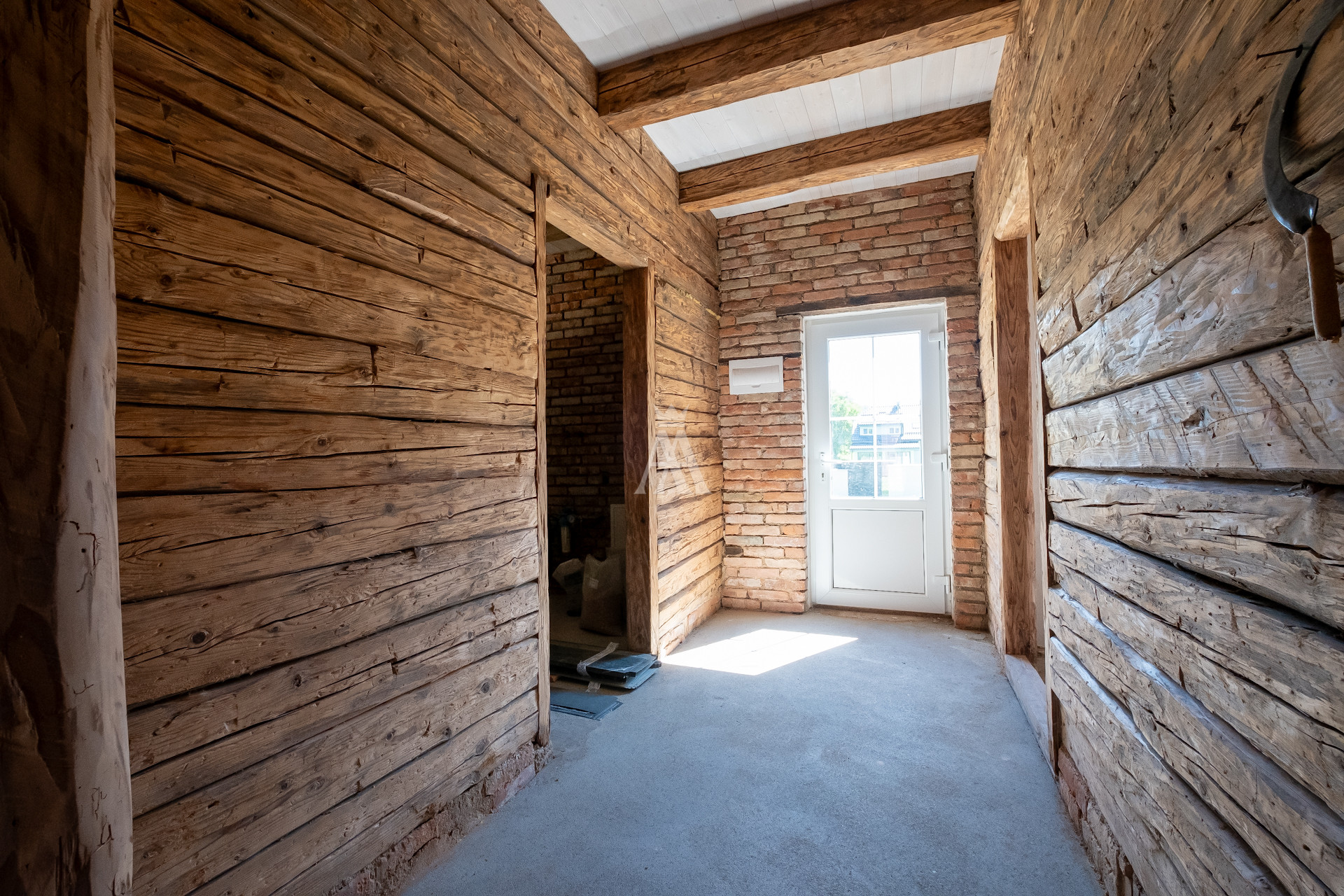 výmera pozemku 828 m², IS elektrina, studňa, žumpa