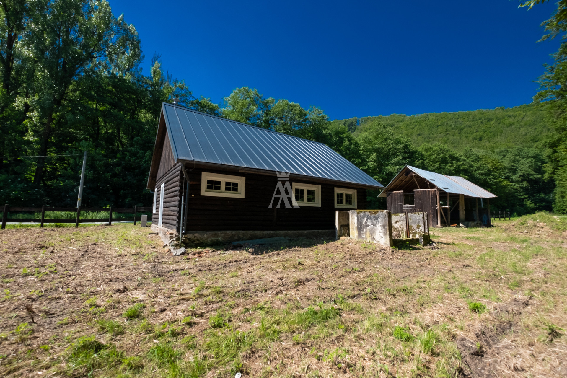 výmera pozemku 828 m², IS elektrina, studňa, žumpa