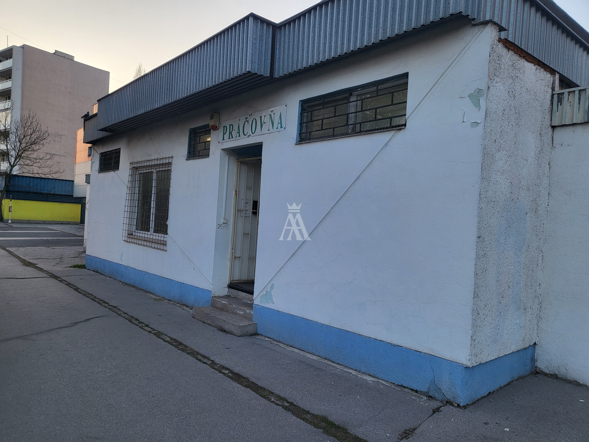 postúpenie prevádzky v prenajatých priestoroch o výmere 120 m2