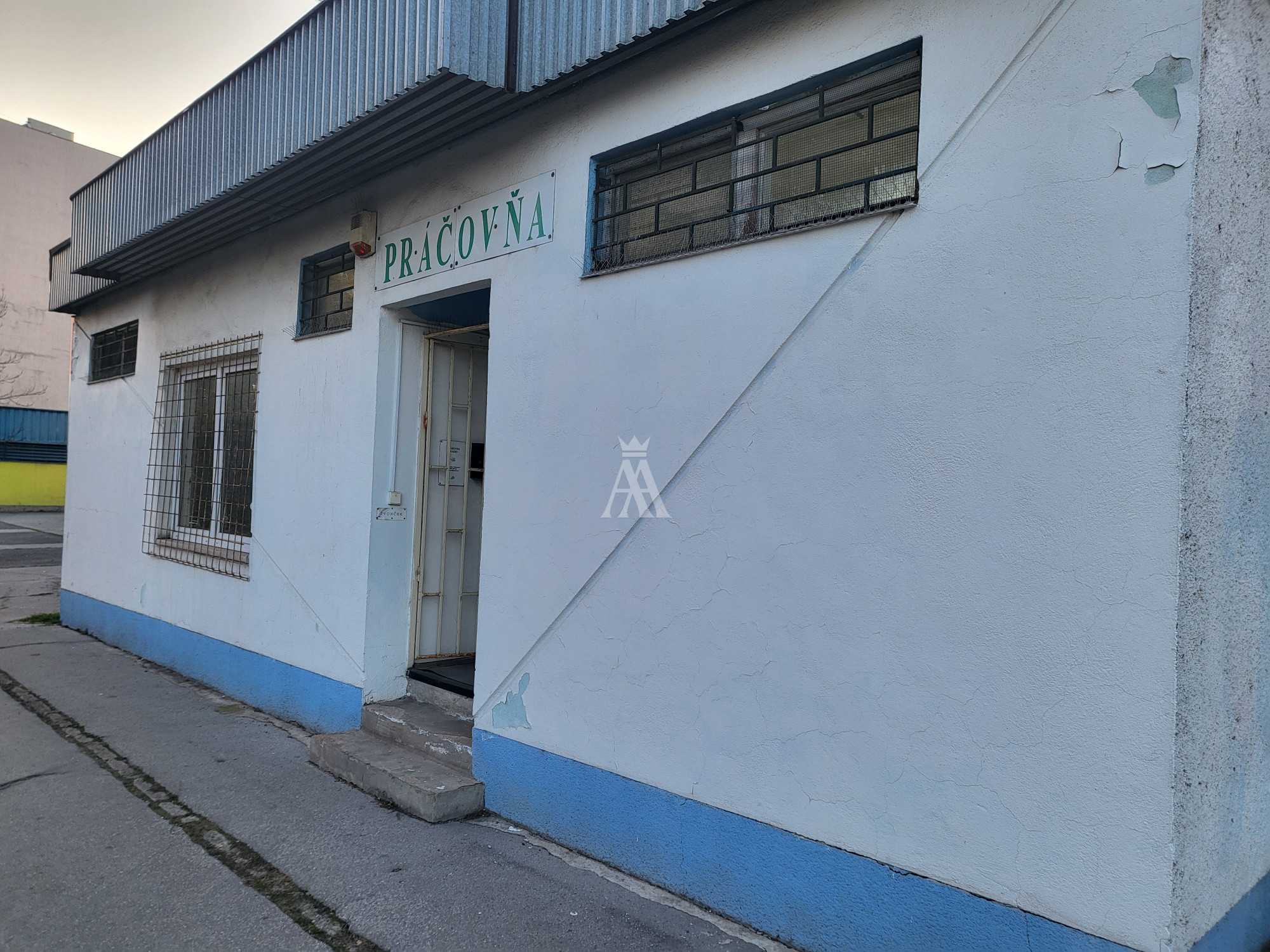 postúpenie prevádzky v prenajatých priestoroch o výmere 120 m2