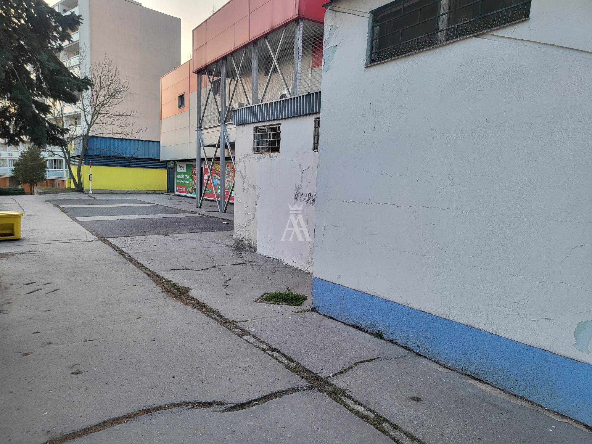 postúpenie prevádzky v prenajatých priestoroch o výmere 120 m2