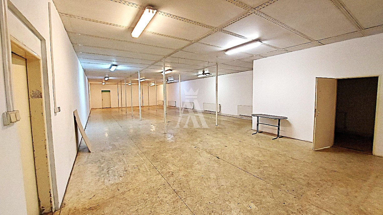 Skladovacie a obchodné priestory o výmere 440 m2