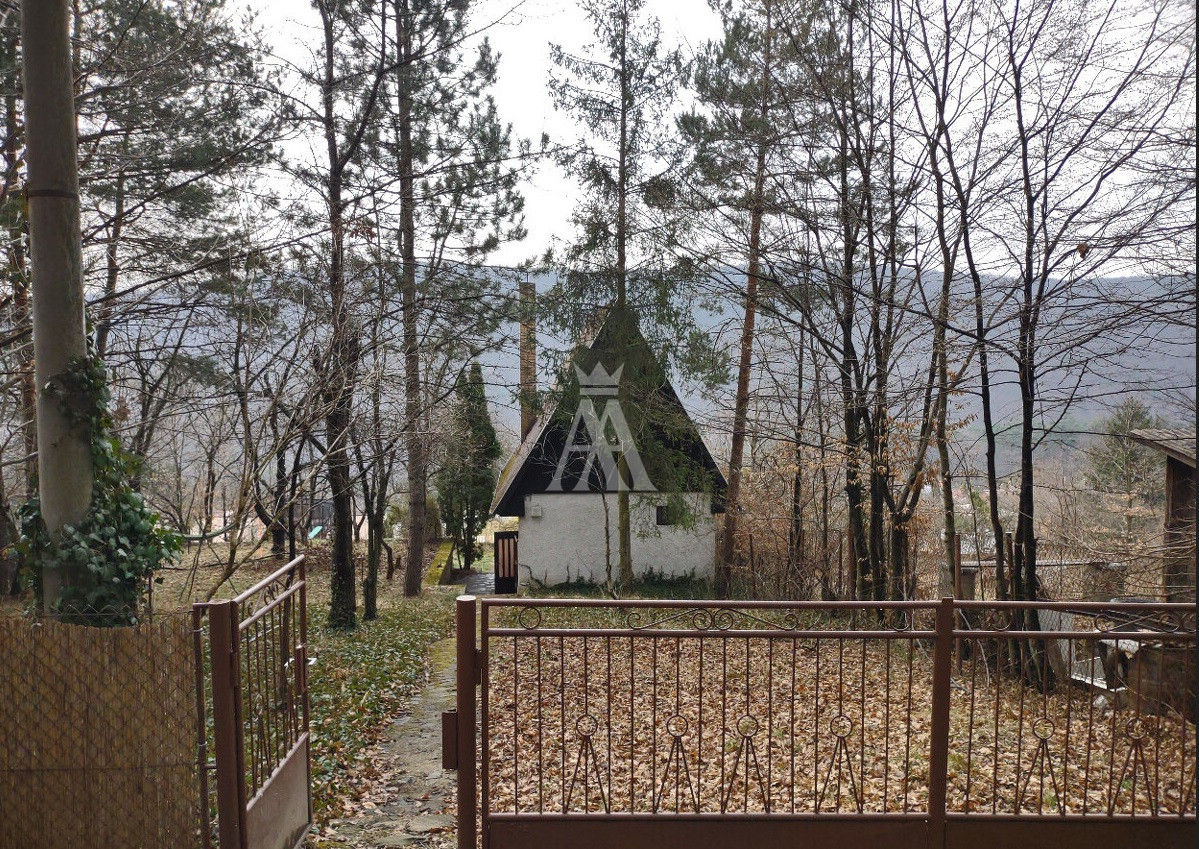 relaxačná zóna,  krásne výhľady, prístup osobným autom