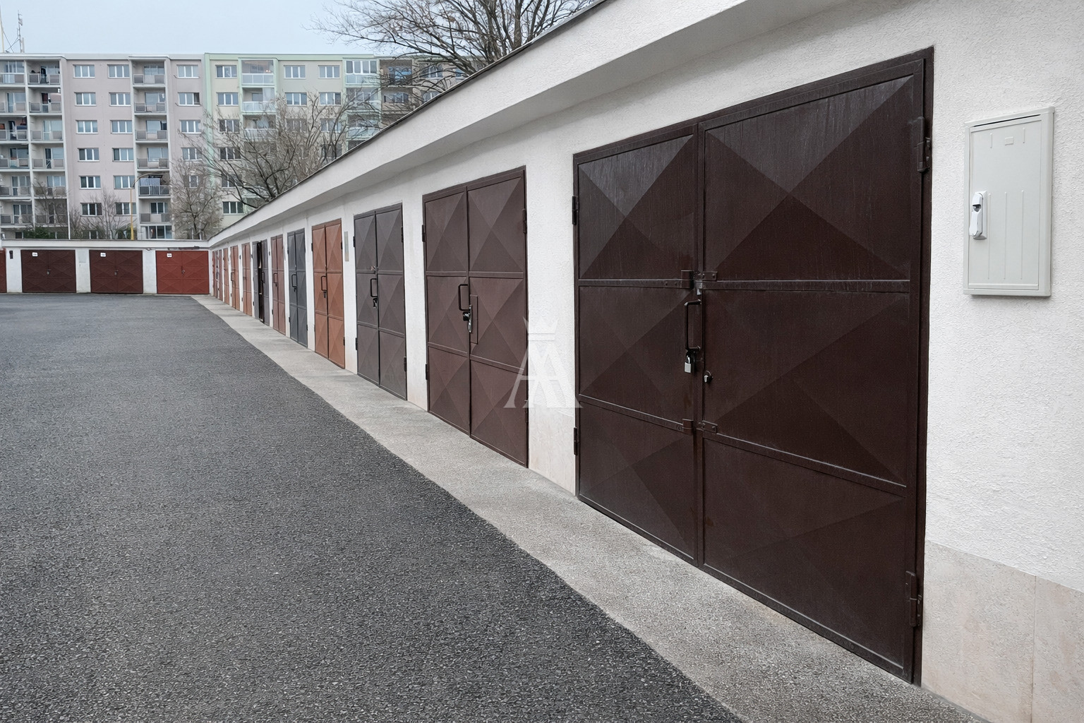 RADOVÁ GARÁŽ S ELEKTRIKOU VHODNÁ AJ AKO SKLADOVÝ PRIESTOR