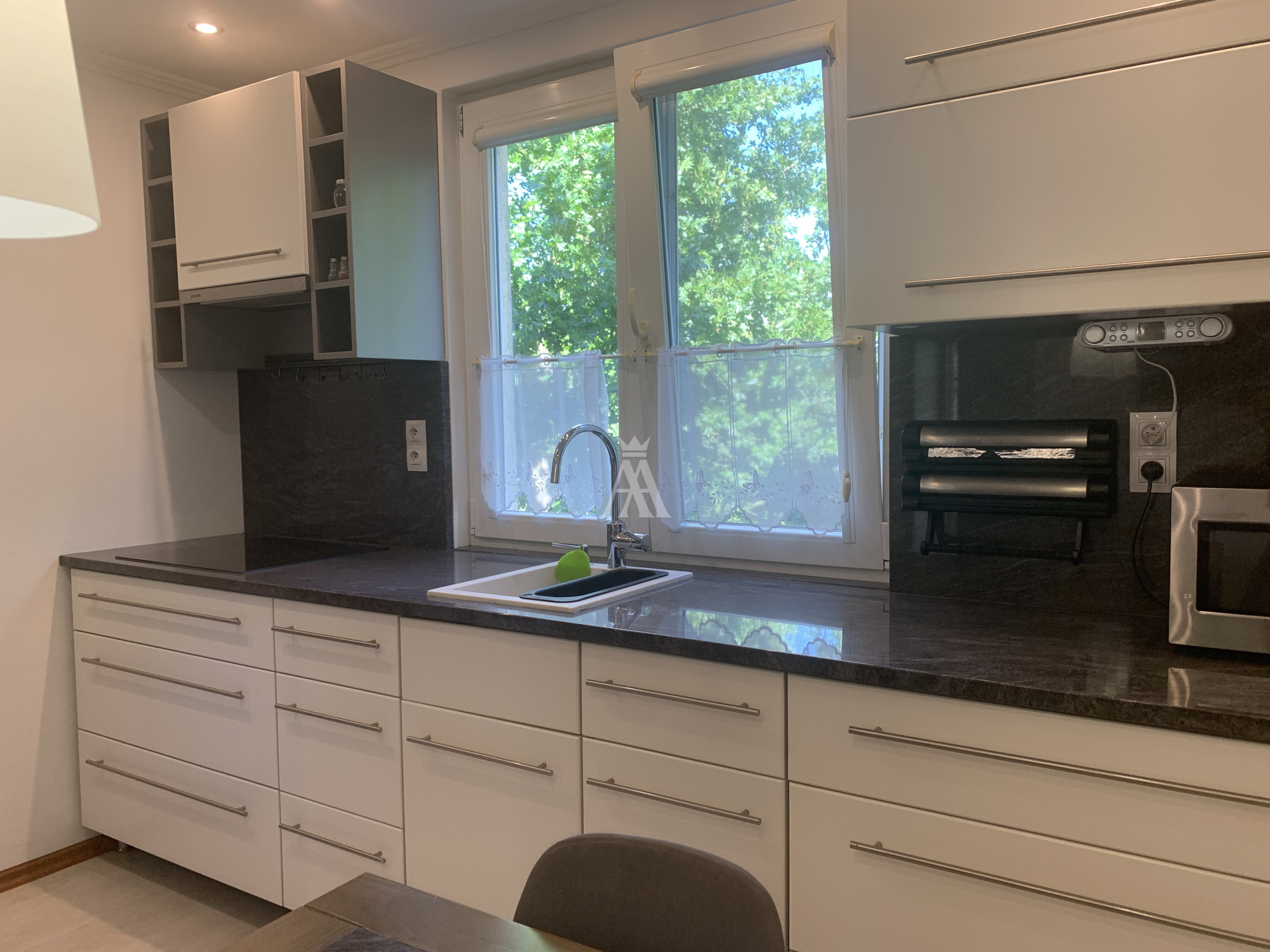 3 izbový byt, kvalitne a moderne zrekonštruovaný, kompletne zariadený, 68 m2